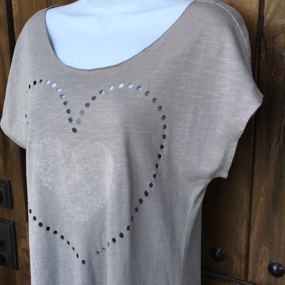 Jennifer Lopez Cutout Sequin Heart Top S - Picture 2 of 7